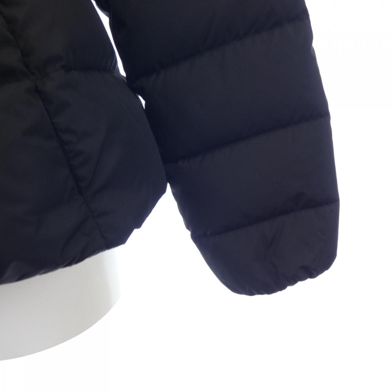 モンクレール MONCLER AVOCETTE ダウンジャケット