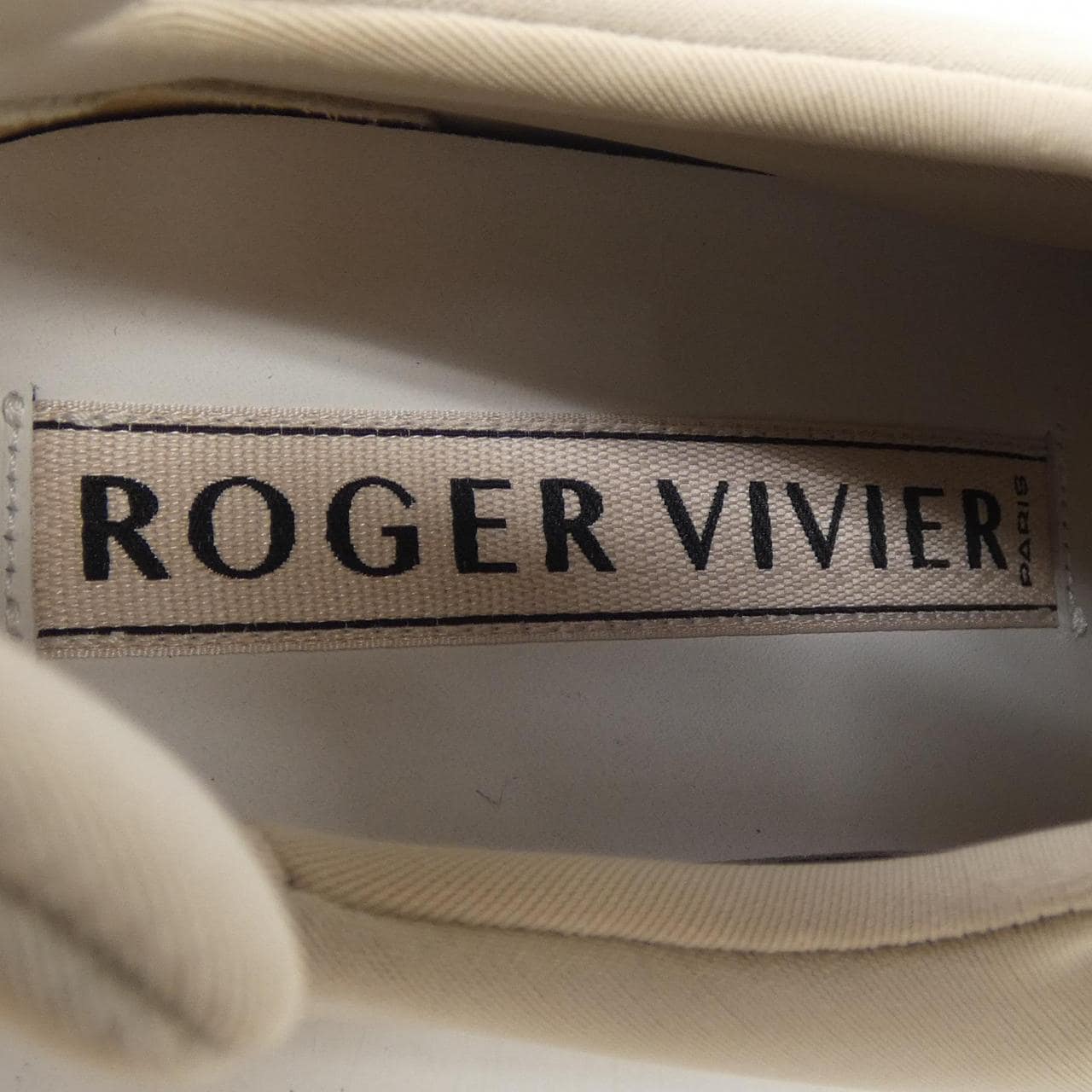ロジェヴィヴィエ ROGER VIVIER ヴィ ヴ ラン ストラスバックル スニーカー
