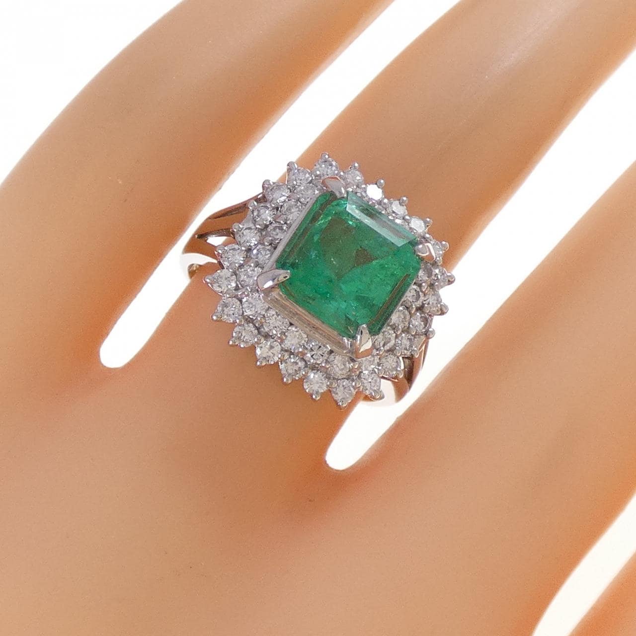 PT900 エメラルド リング 2.32CT