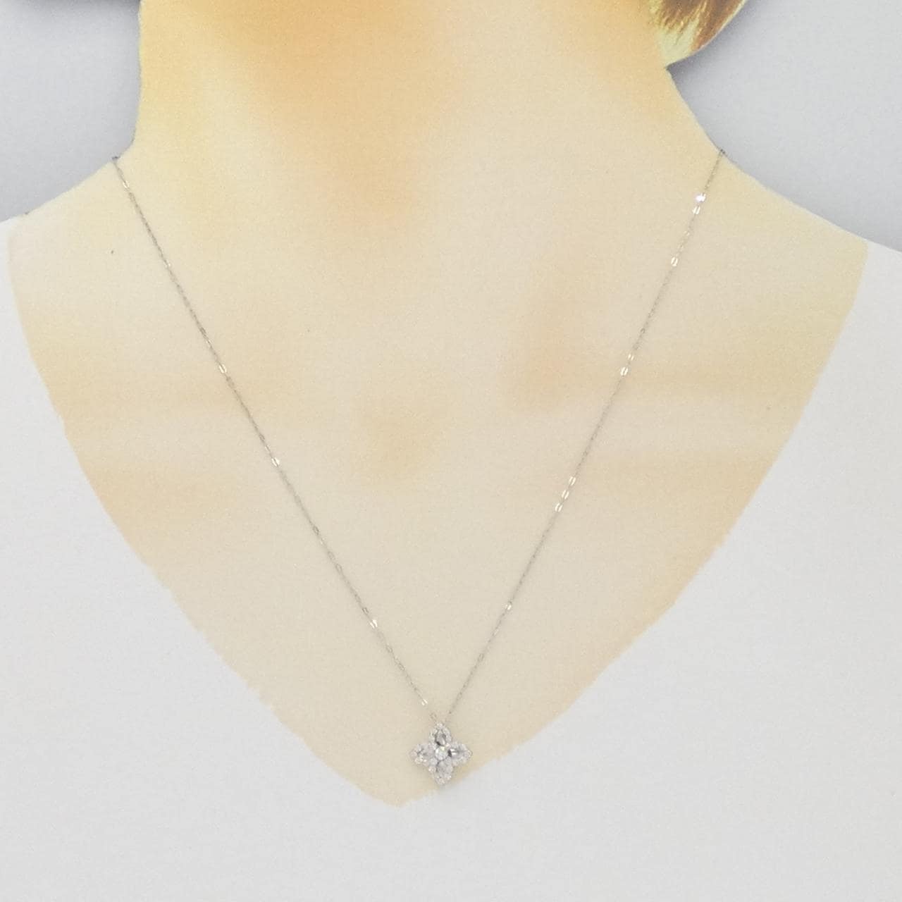 K18WG flower Diamond necklace 0.25CT