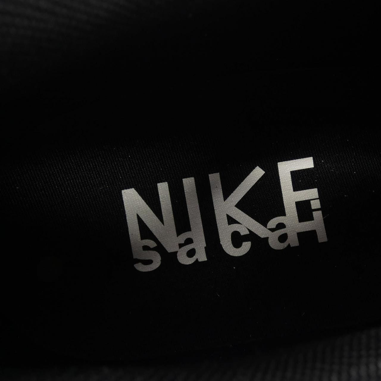 ナイキサカイ NIKE×SACAI HQ8618-001 スニーカー