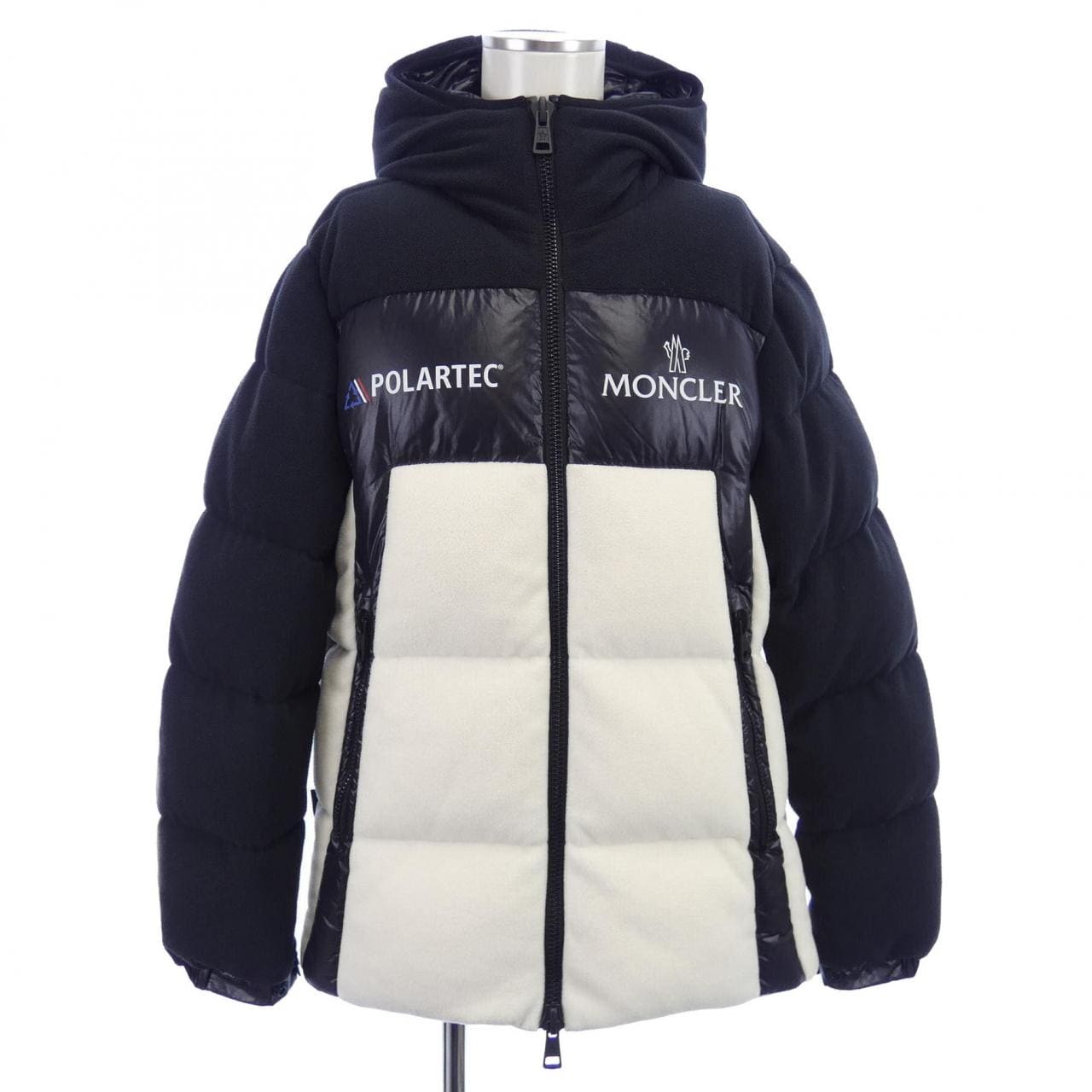 モンクレール MONCLER ダウンジャケット