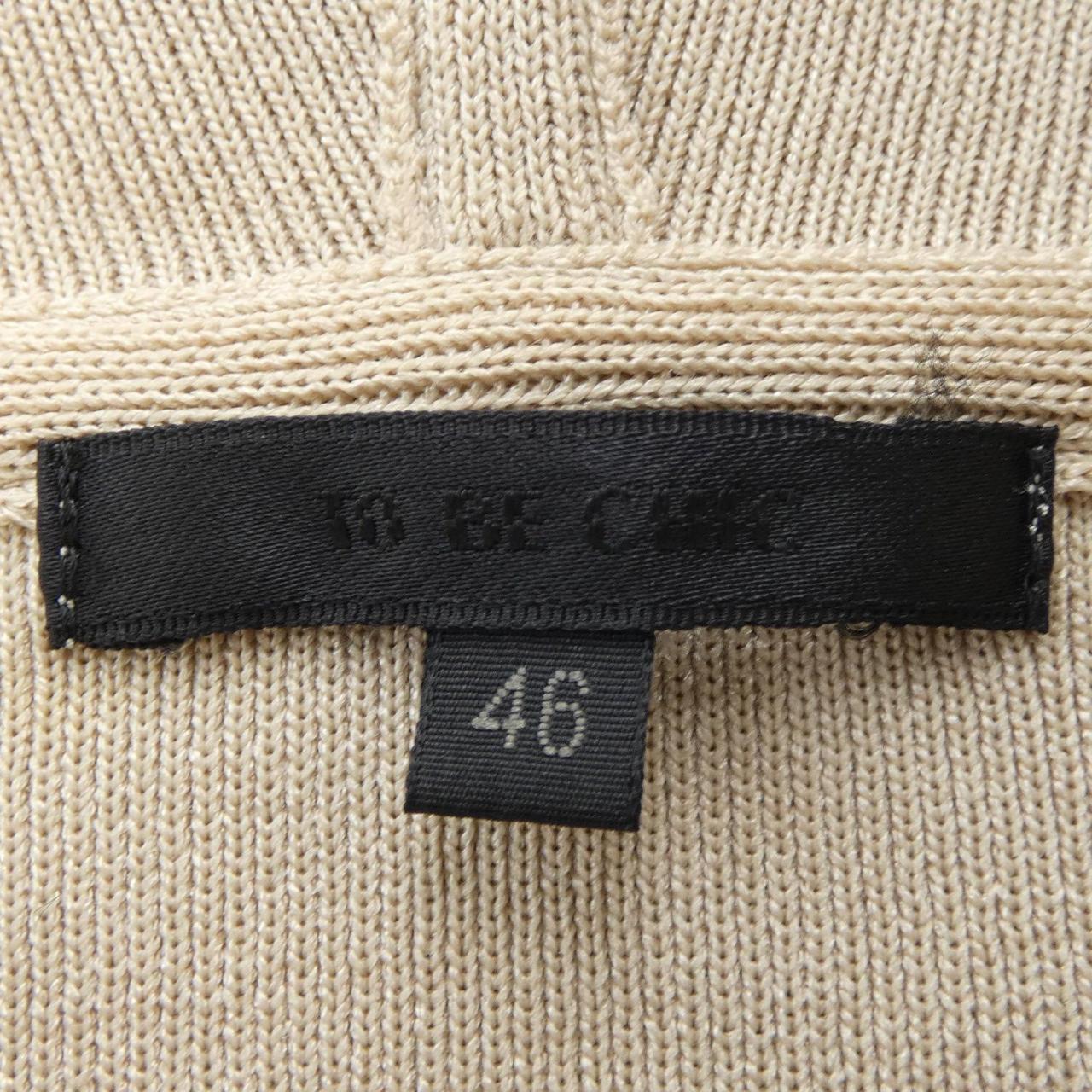 トゥービーシック TO BE CHIC パーカー