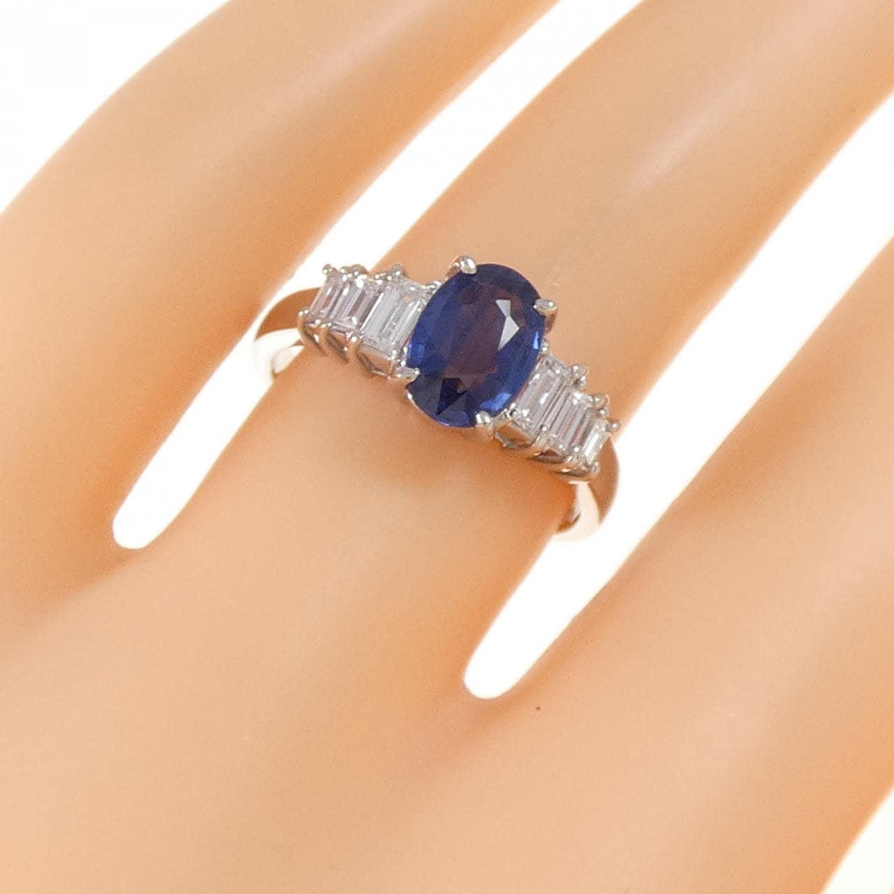 PT900 Sapphire Ring 1.11CT