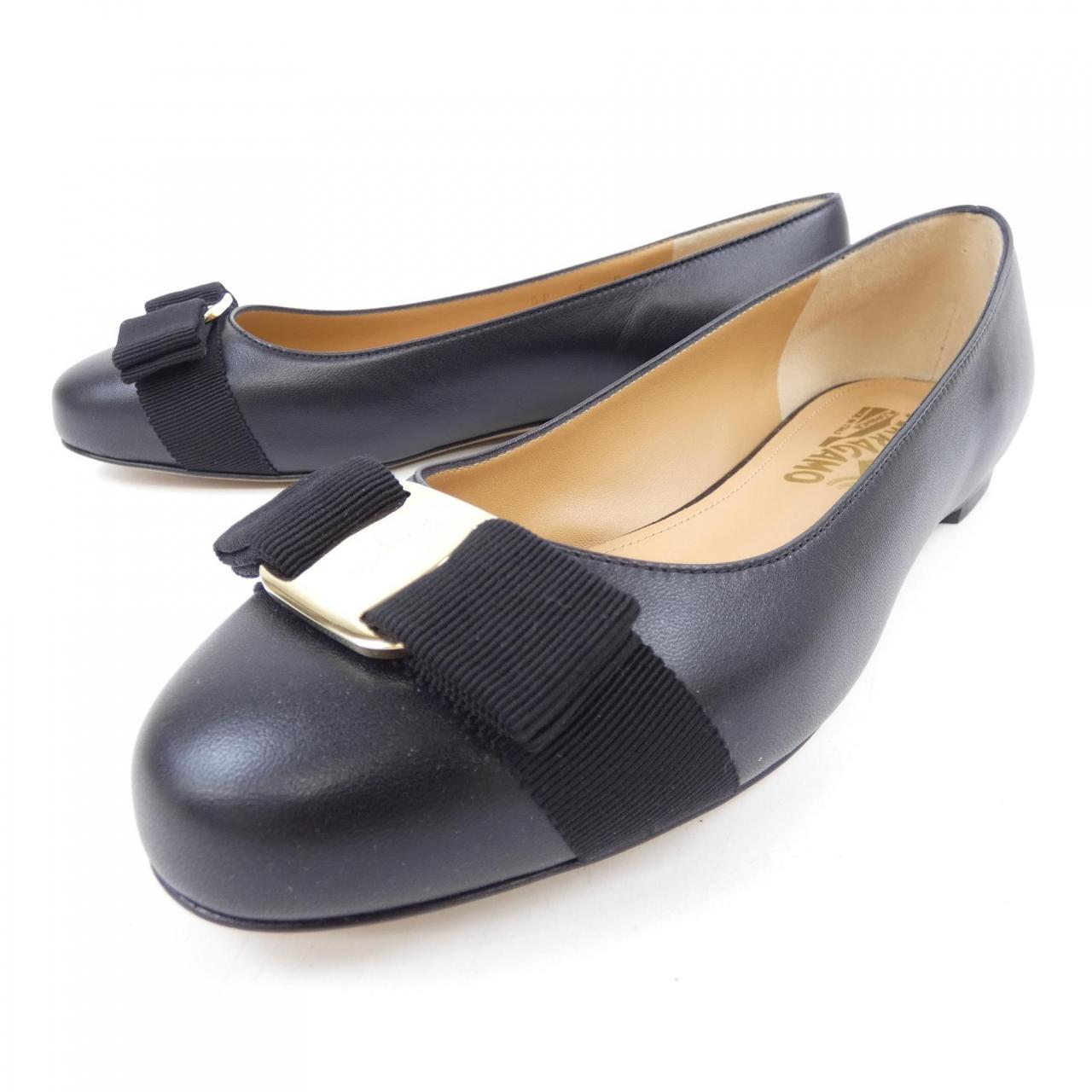 サルヴァトーレフェラガモ SALVATORE FERRAGAMO フラットシューズ