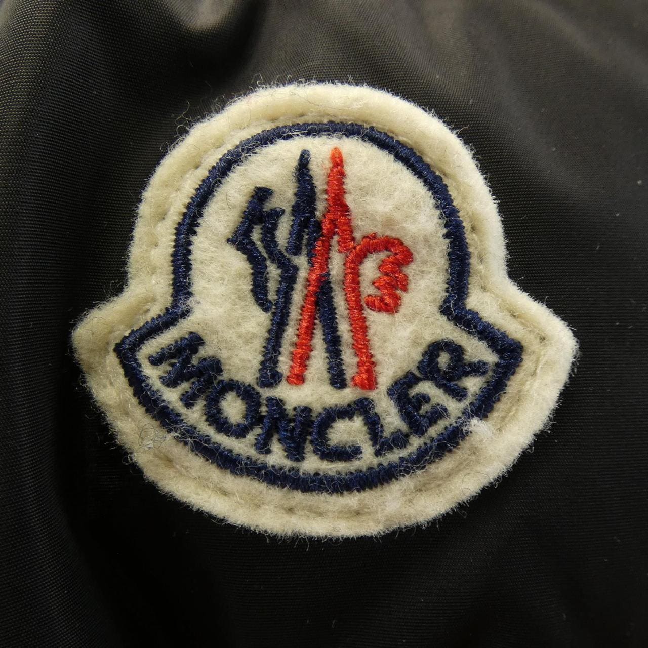 モンクレール MONCLER BETULA ダウンジャケット