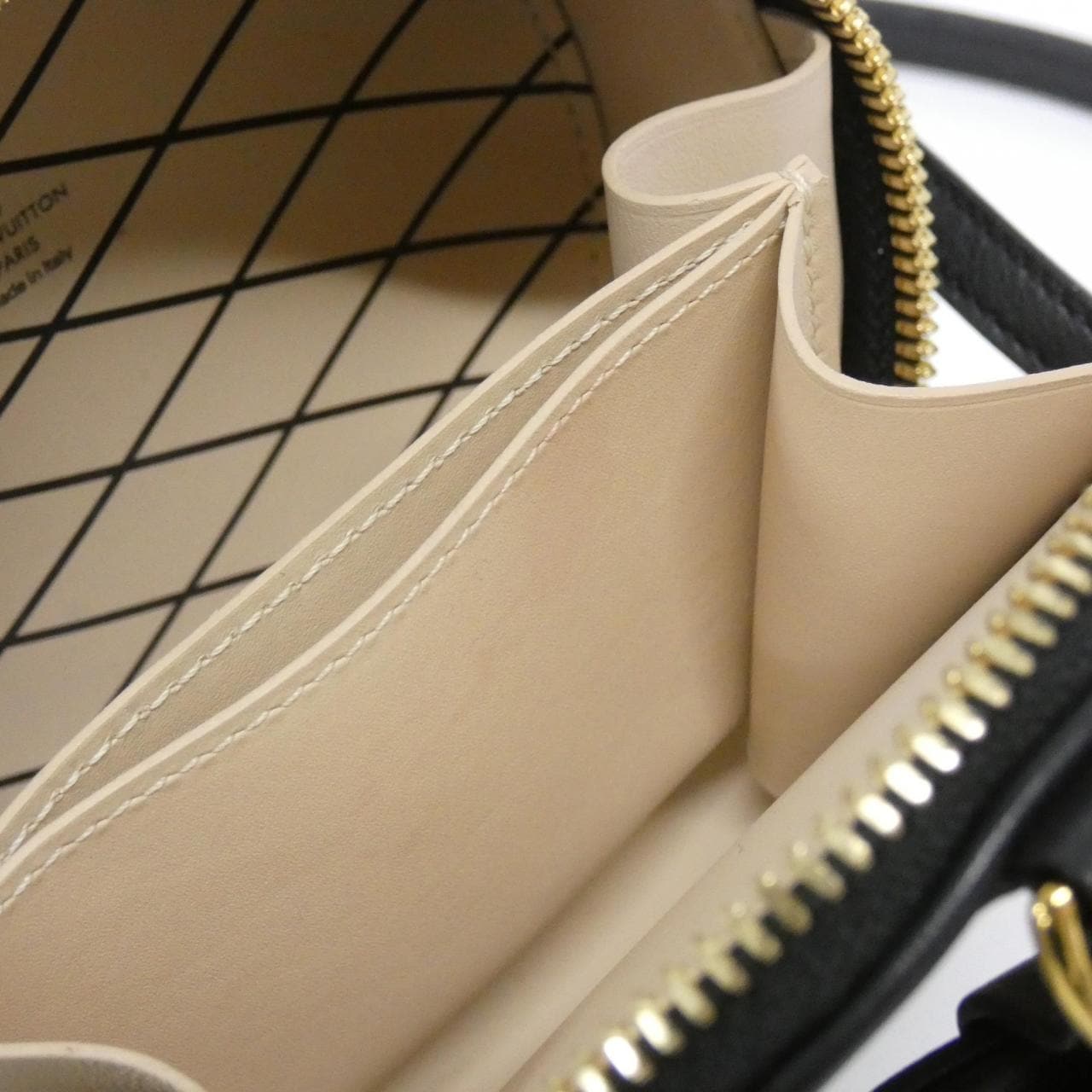 ルイヴィトン モノグラム リバース ミニ ボワット シャポー M68276 ショルダーバッグ