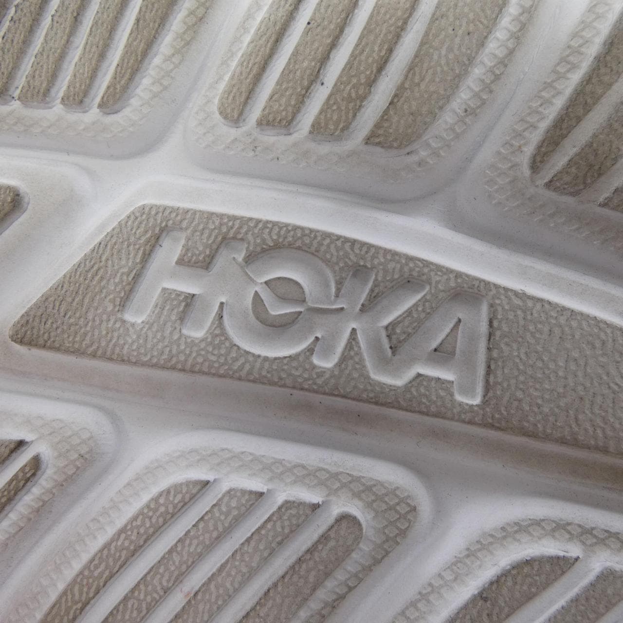 ホカオネオネ HOKA ONE ONE サンダル