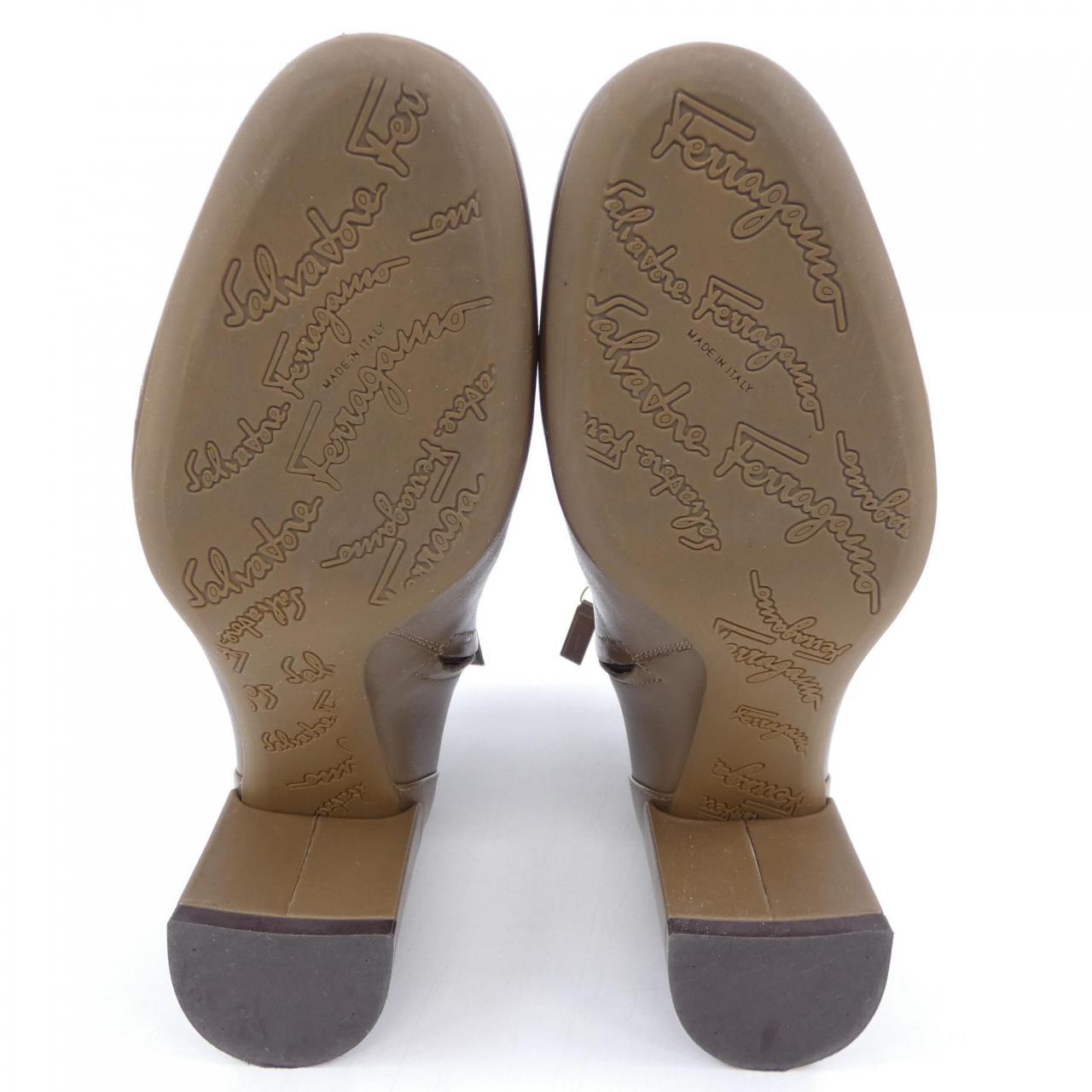 サルヴァトーレフェラガモ SALVATORE FERRAGAMO ブーツ