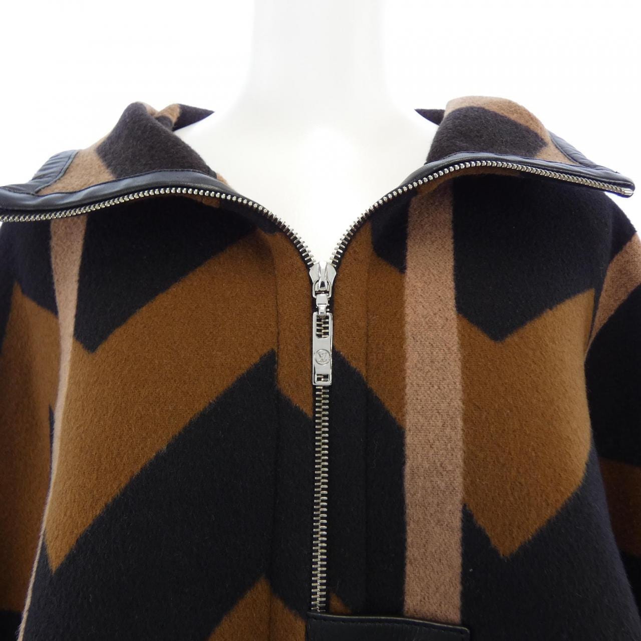 ルイヴィトン LOUIS VUITTON フーデッドケープ FIC041TTT ケープ
