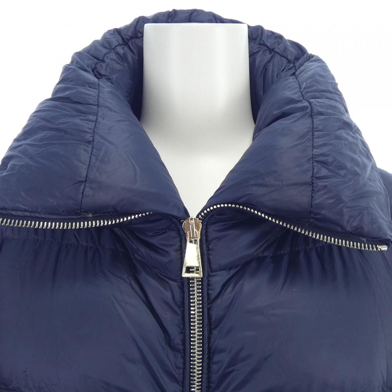 モンクレール MONCLER ダウンジャケット