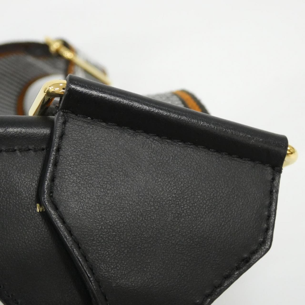 フェンディ ストラップ ユー 8AV134 ACWP ストラップ