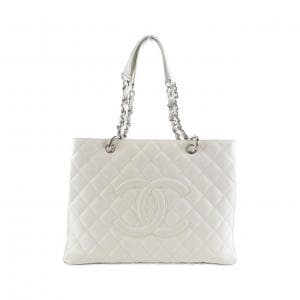 CHANEL shoulder bag