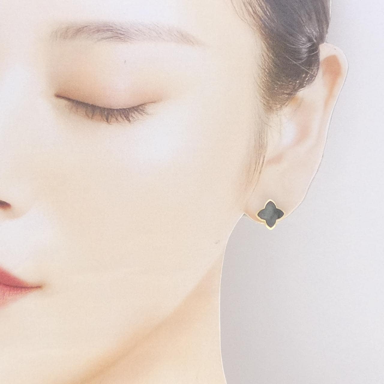 ヴァンドーム マザーオブパール ピアス