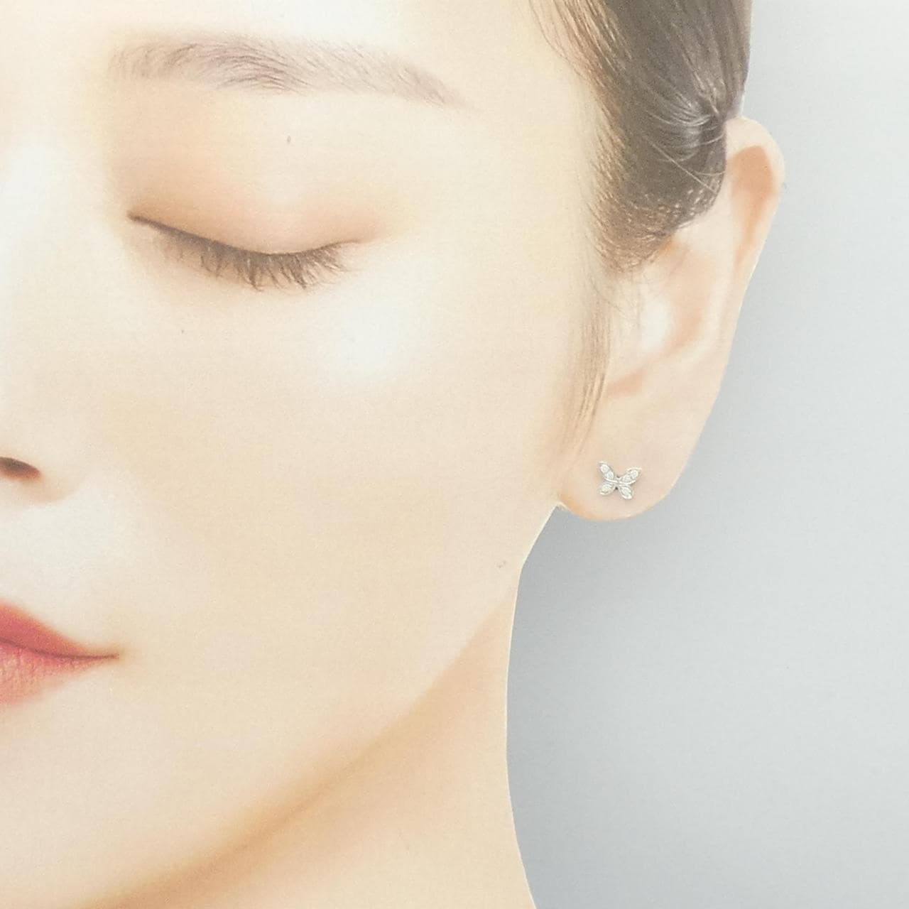 グラフ バタフライ ミニ ピアス