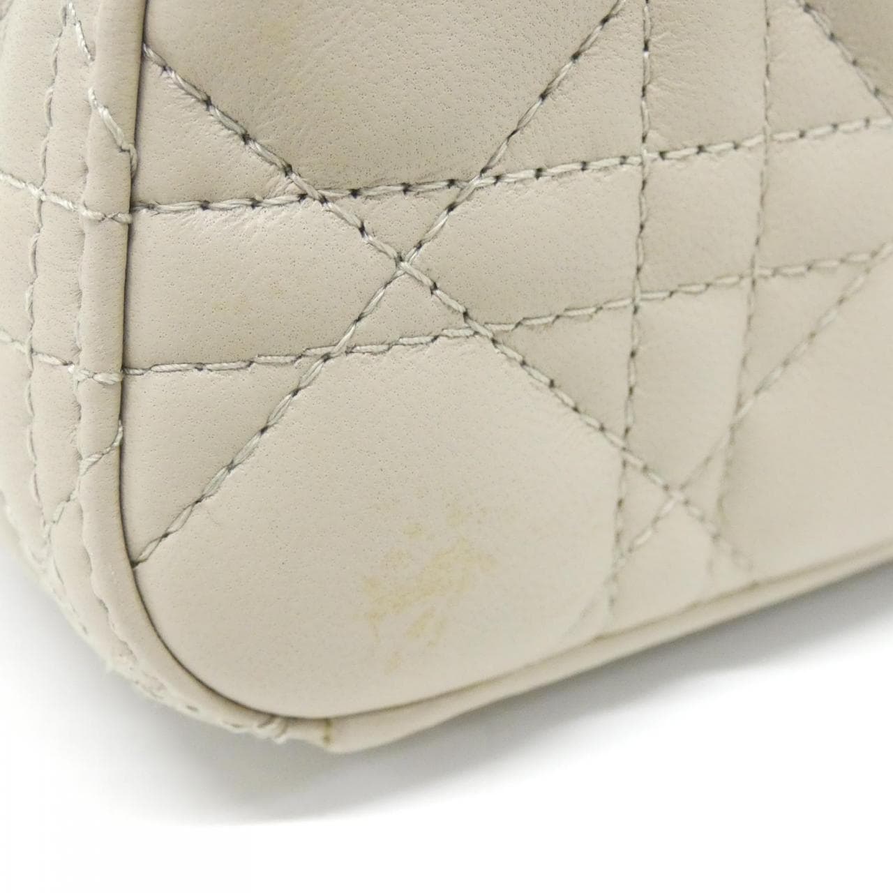 クリスチャンディオール レディ ディオール ミディアム M0565ONGE バッグ