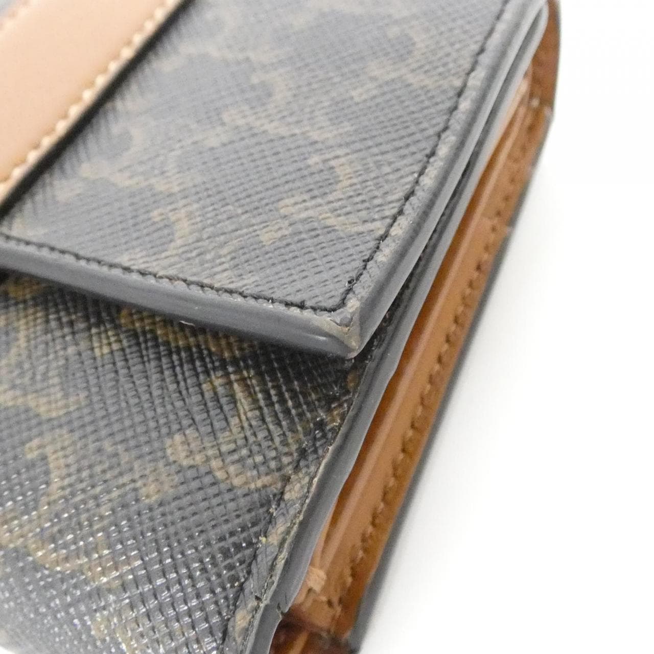 セリーヌ 10D572BZ9 財布