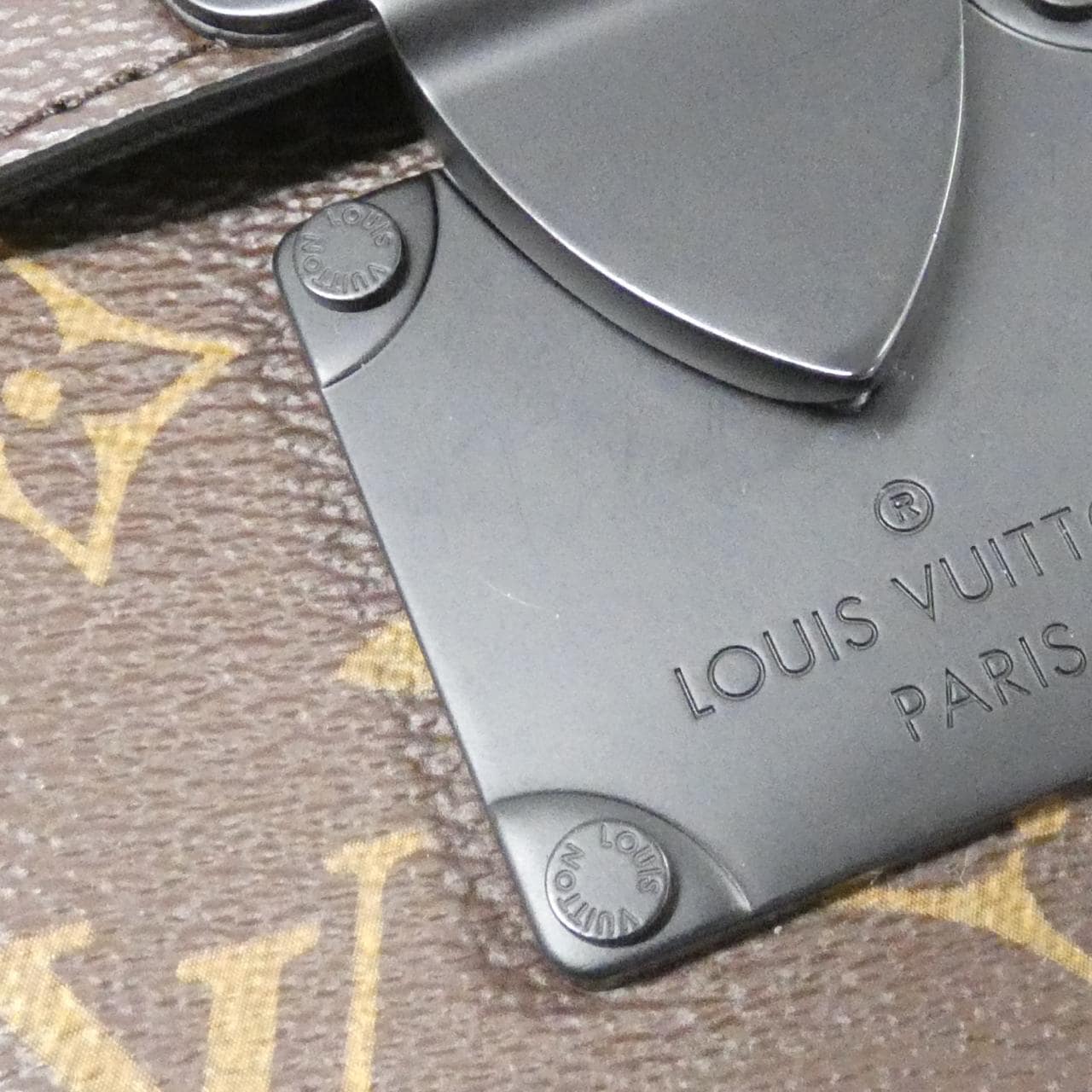 LOUIS VUITTON Monogram Macassar S Rock竖版可穿戴钱包 M81522 单肩包