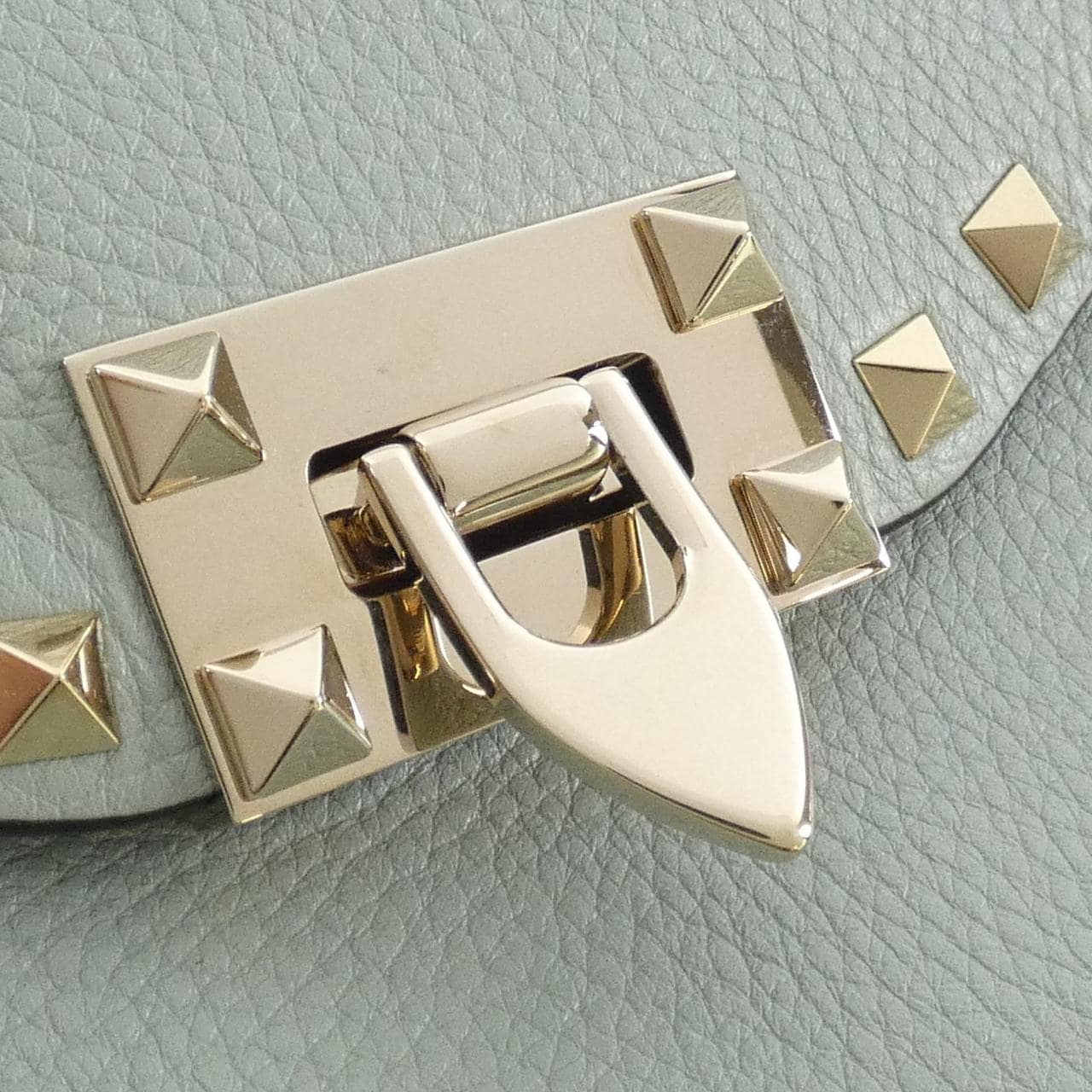 ヴァレンティノガラヴァーニ ショルダーバッグ