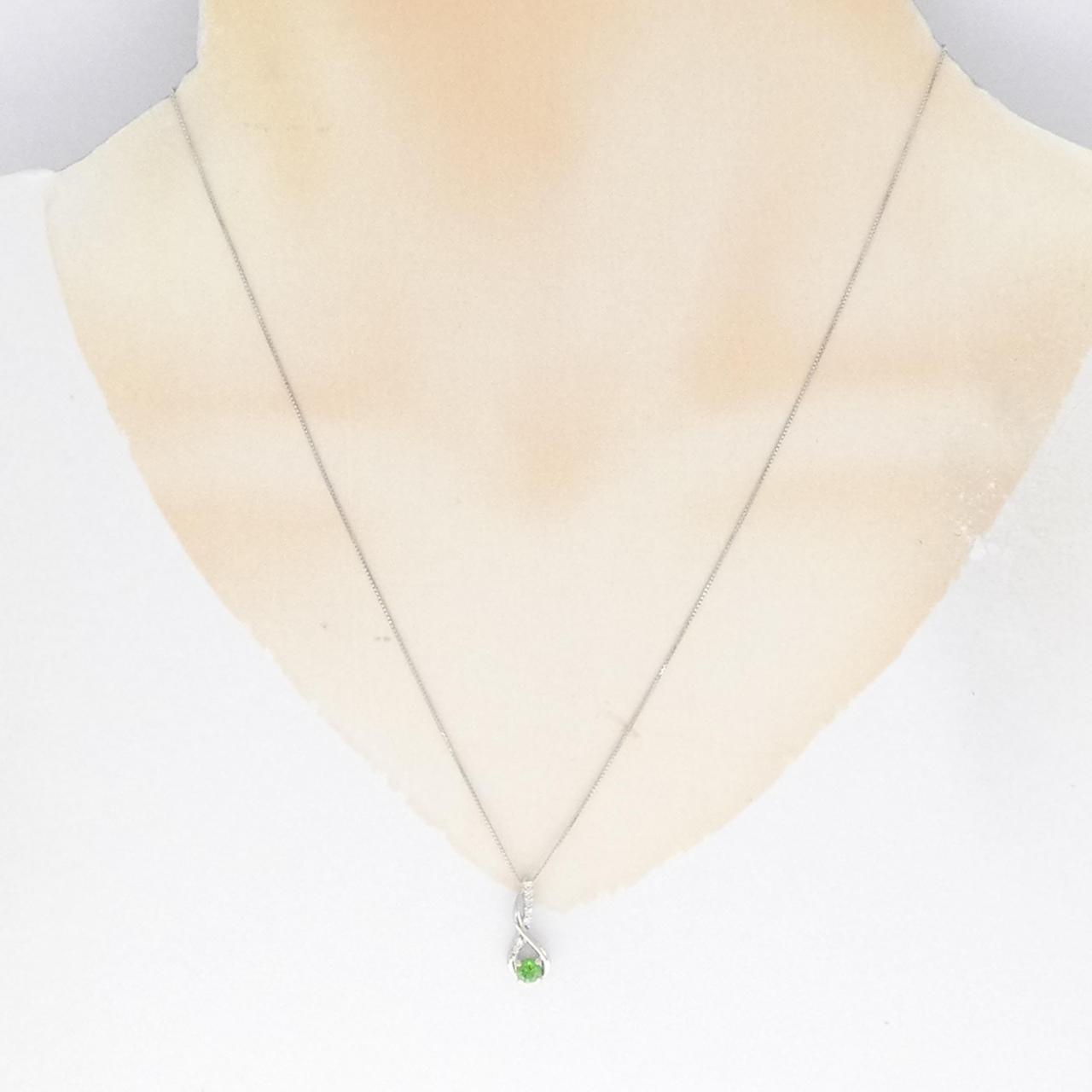 PT Demantoid garnet necklace 0.26CT