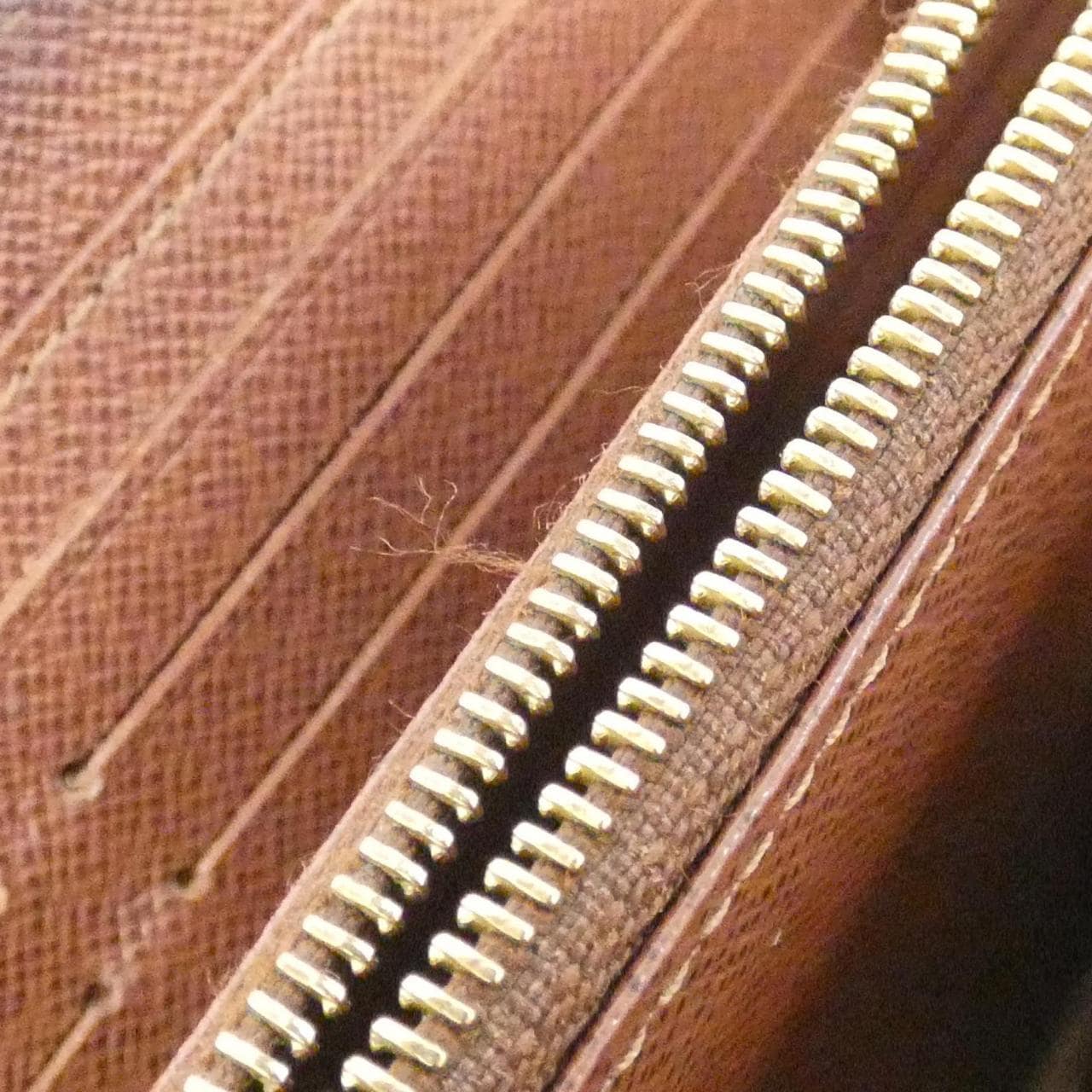 ルイヴィトン モノグラム ジッピー ウォレット M42616 財布