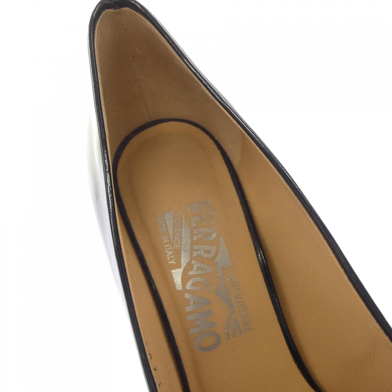 サルヴァトーレフェラガモ SALVATORE FERRAGAMO パンプス