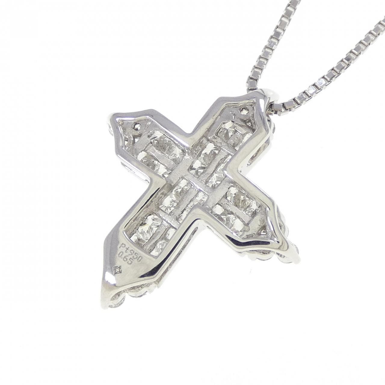 ジーエスティービー クロス ダイヤモンド ネックレス 0.65CT