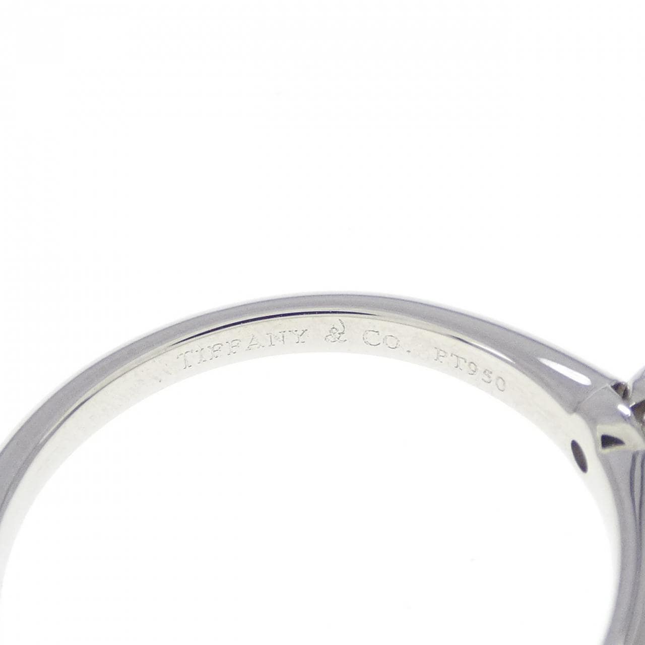 ティファニー クラシックソリティア リング 0.21CT D VS1