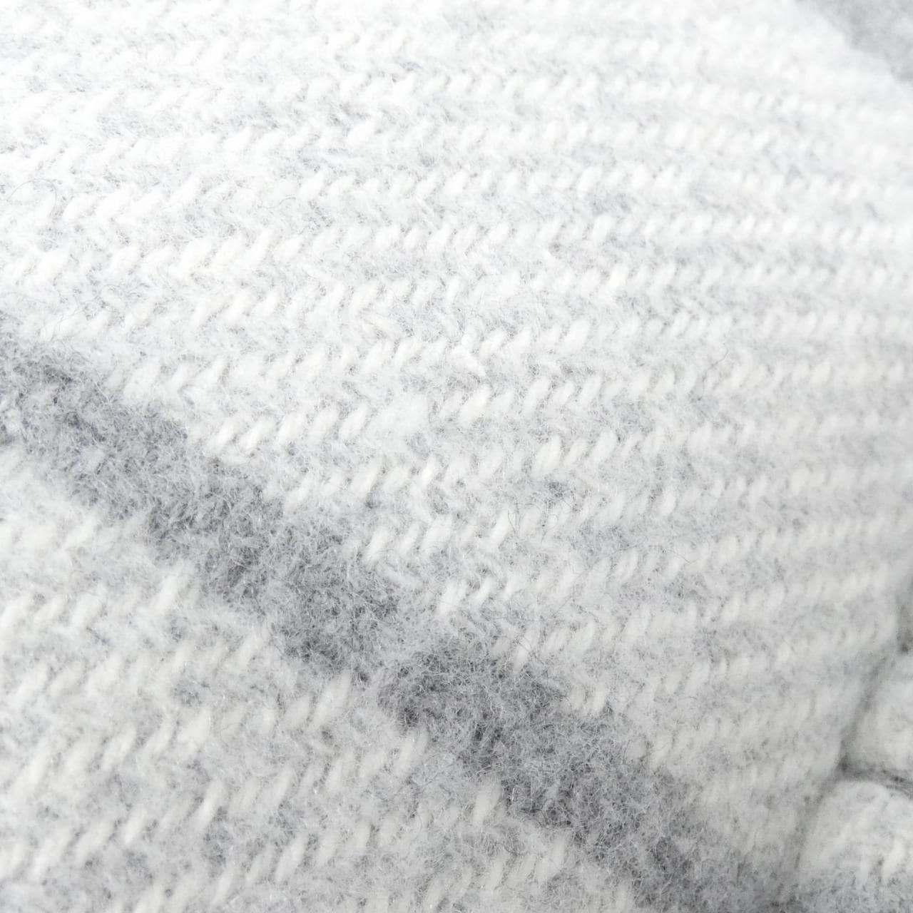 エルメス アヴァロン3 52×52 102666M クッション