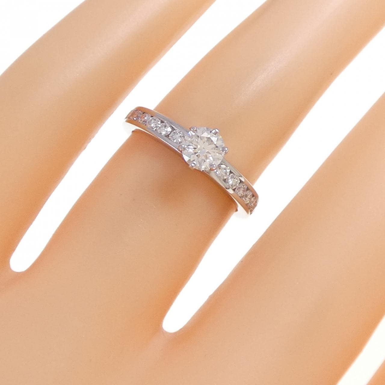 ティファニー ソリティア チャネルセッティング リング 0.31CT I VVS1 3EXT