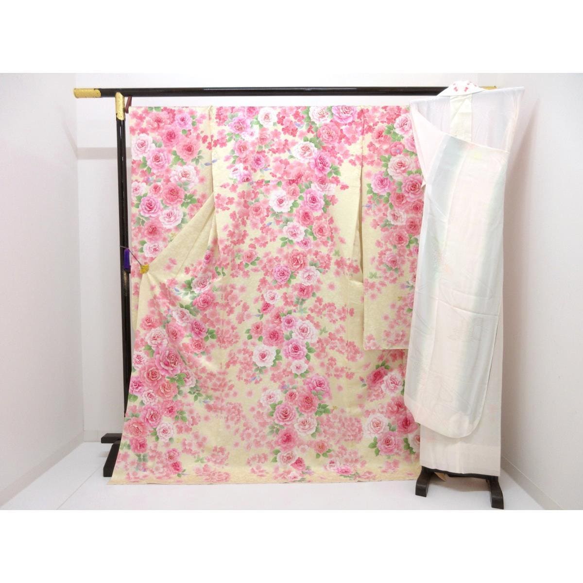 振袖　きもの・長襦袢　２点セット　身幅Ｌ寸【松田聖子】