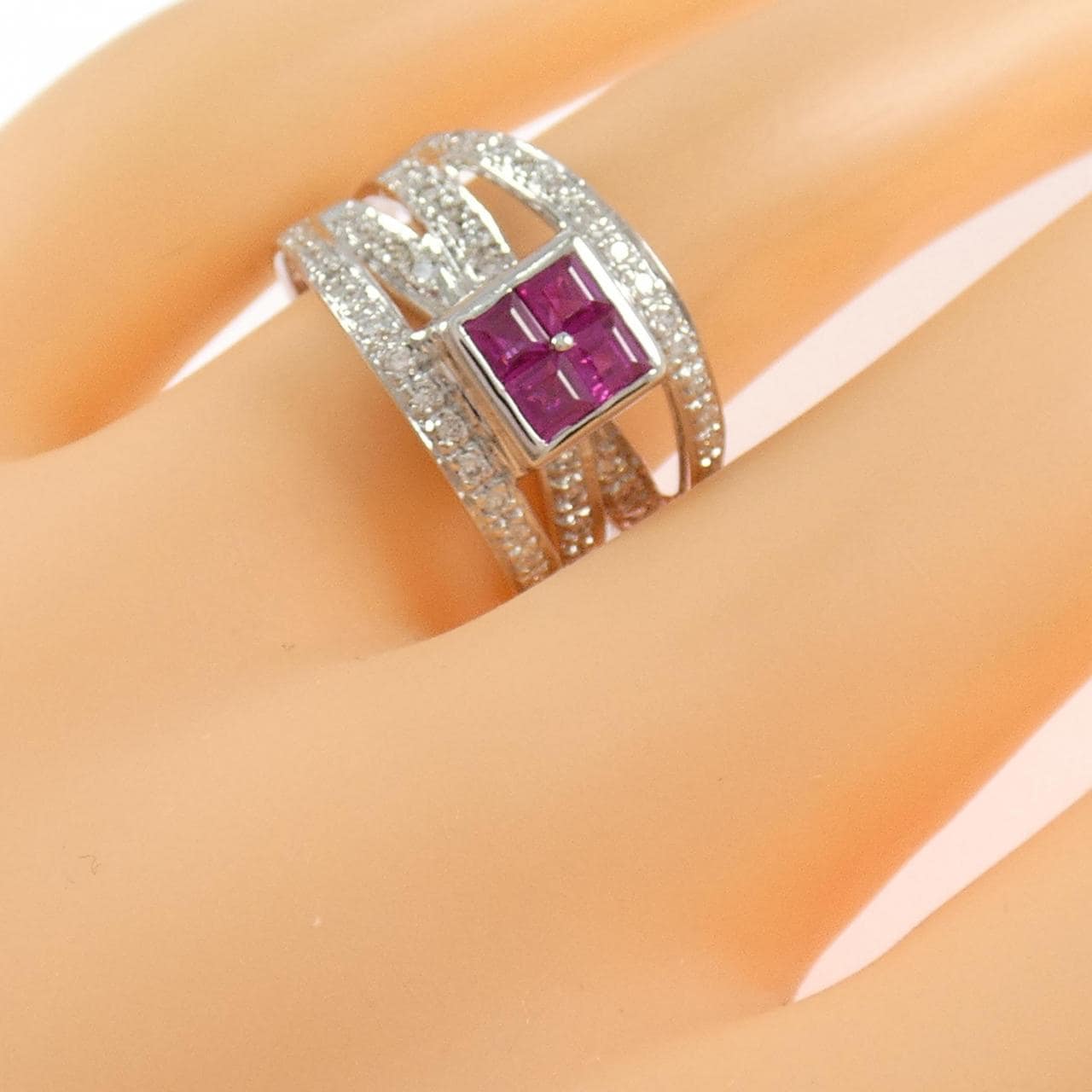 750WG ルビー リング 0.63CT