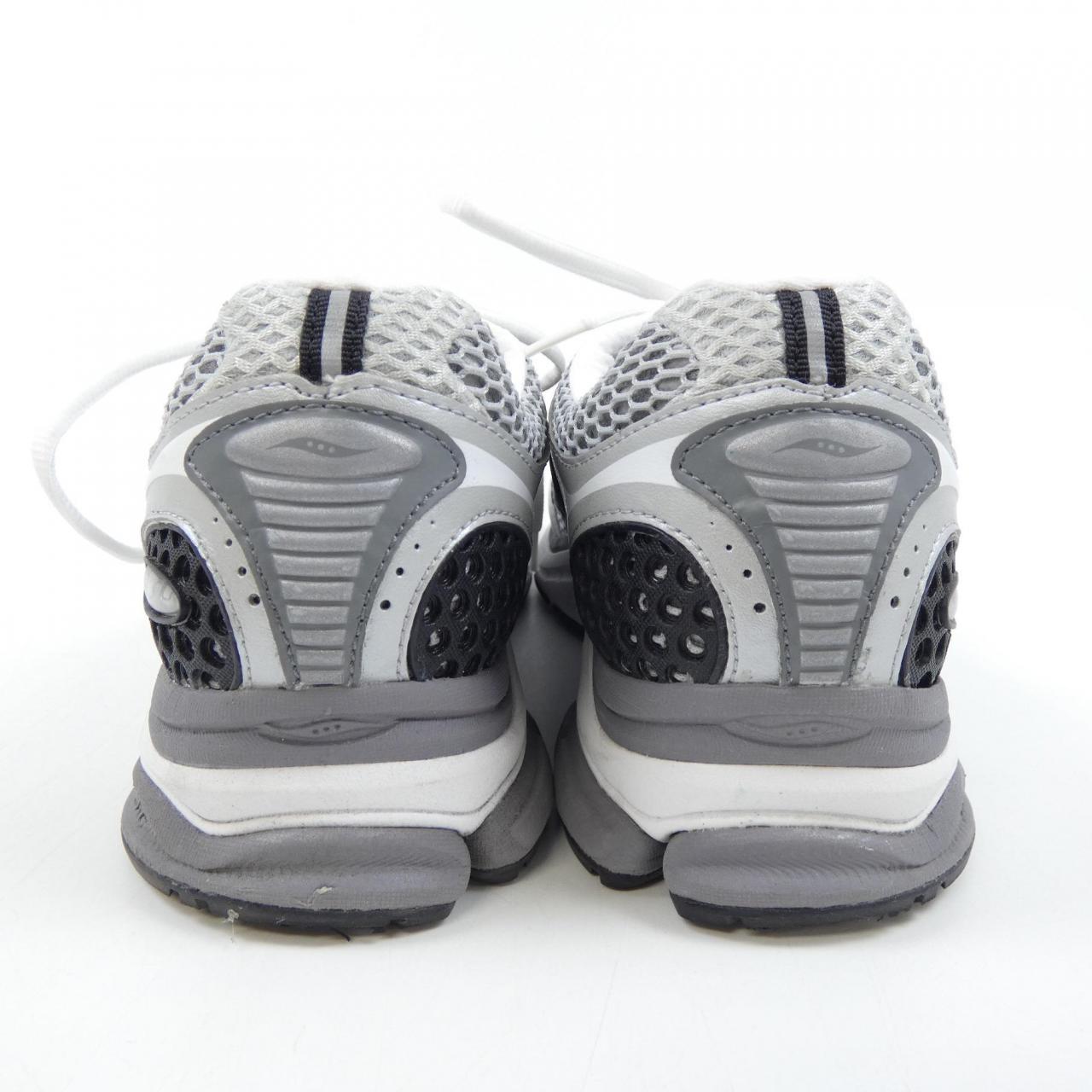 SAUCONY スニーカー