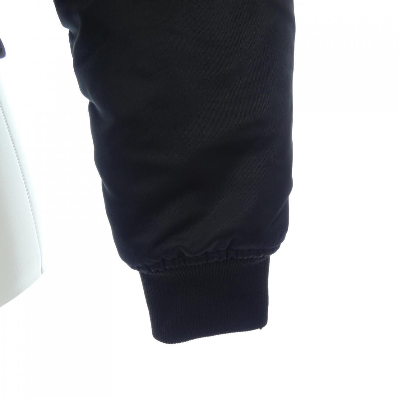 バレンシアガ BALENCIAGA 479755 TWD13 ブルゾン