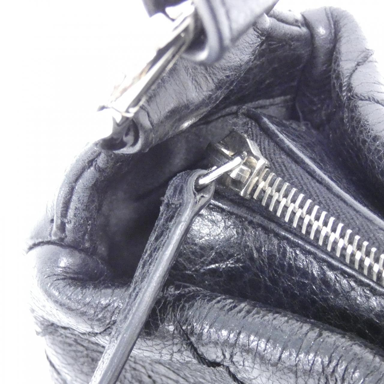 シャネル オンザロード ライン ショルダーバッグ