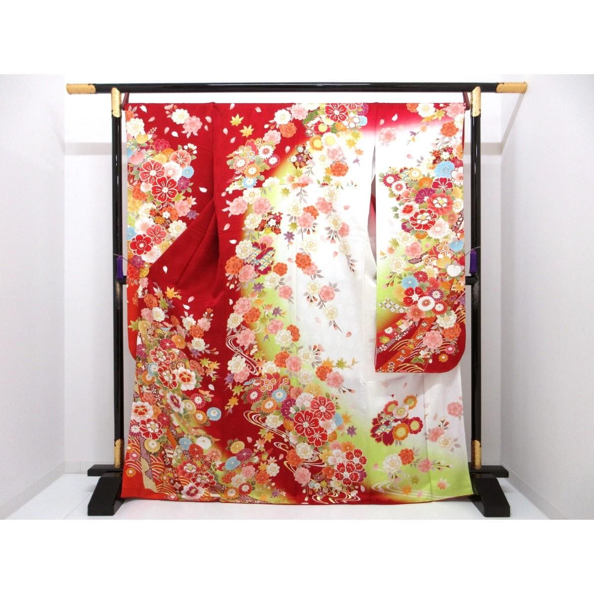 振袖　友禅金彩加工　刺繍入りボカシ染