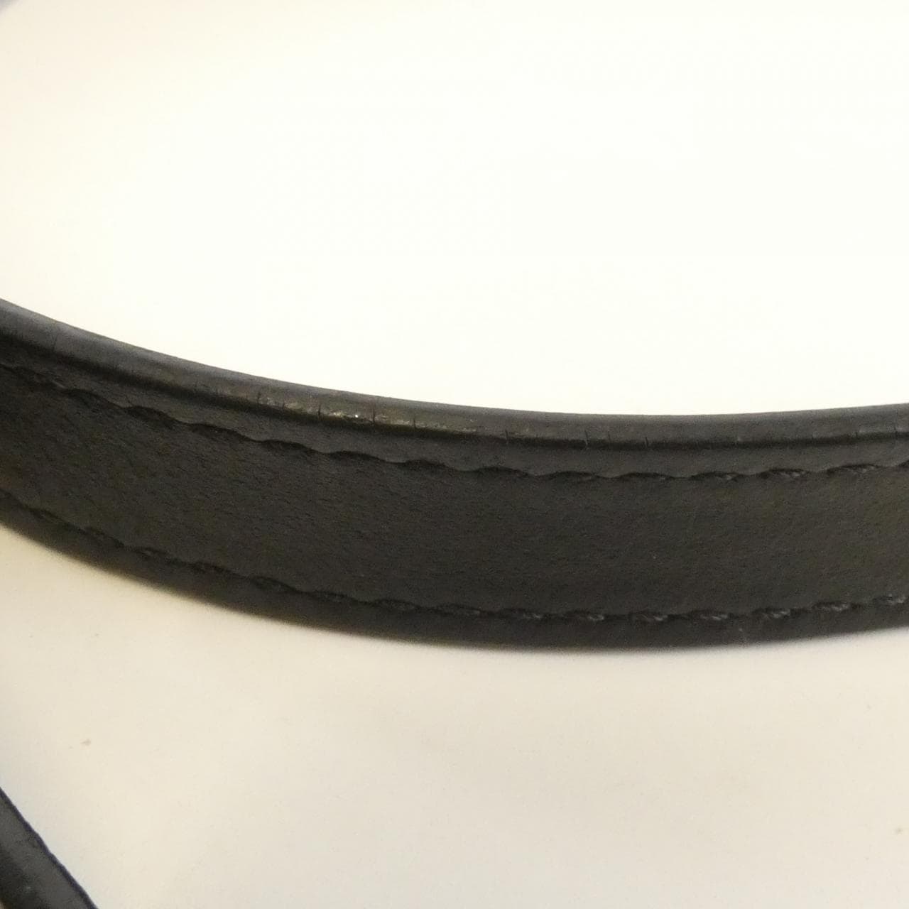 LOUIS VUITTON Monogram Shadow Chalk Nano 包 M44628 单肩包