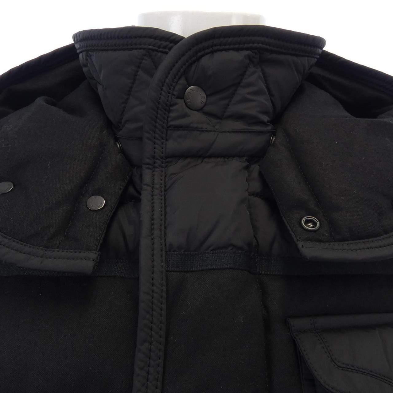 モンクレール MONCLER ダウンジャケット