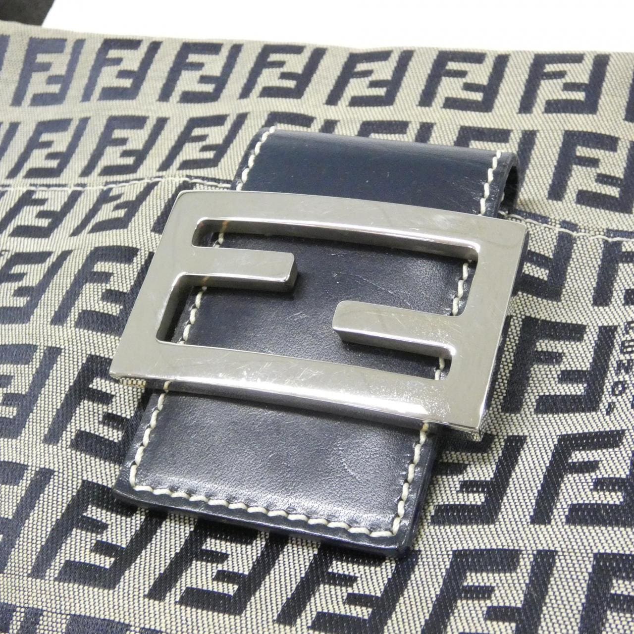 【ヴィンテージ】フェンディ 26566 ショルダーバッグ