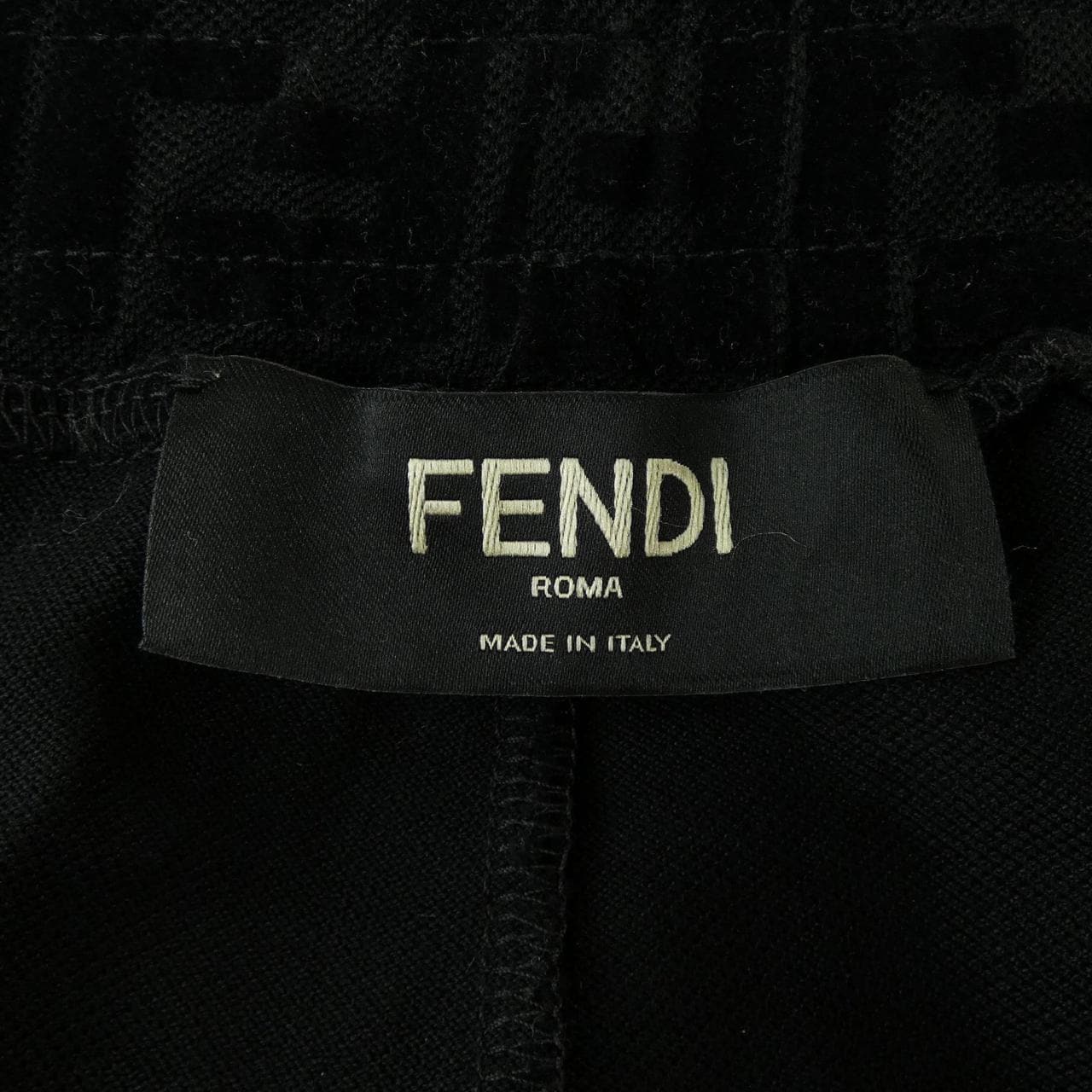 フェンディ FENDI FB0689 A7D5 ショートパンツ