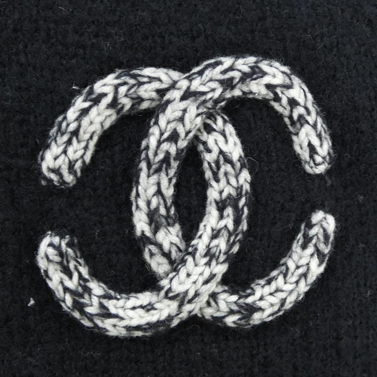 CHANEL MUFFLER