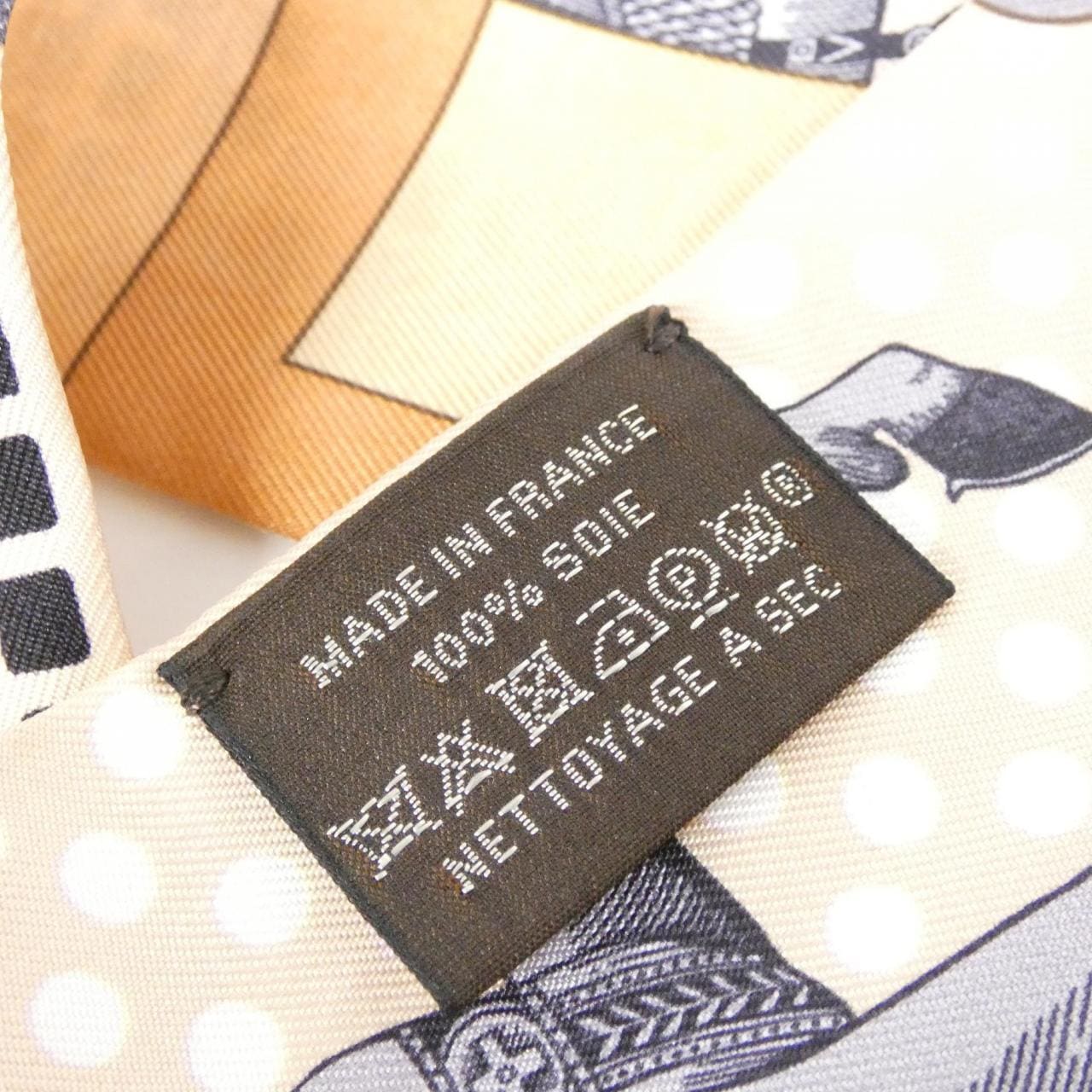 エルメス CAVALIER EN FORMES ツイリー 064008S スカーフ