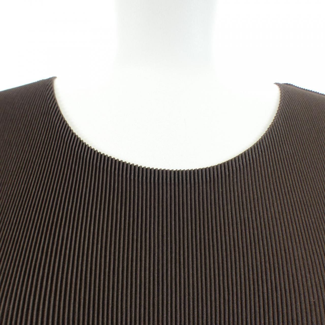 百褶PLEATS PLEASE上衣