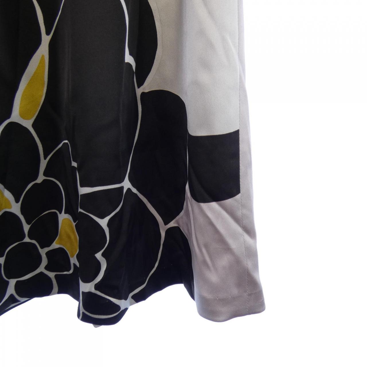 トゥービーシック TO BE CHIC スカート