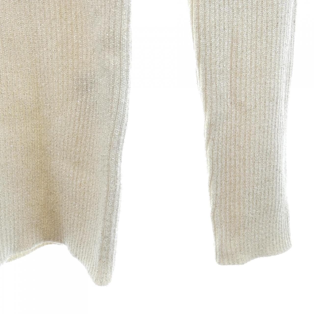 ナチュラルビューティーベーシック NATURAL BEAUTY BASIC トップス