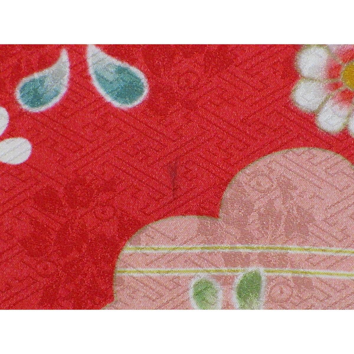 振袖　友禅金彩加工　刺繍入り