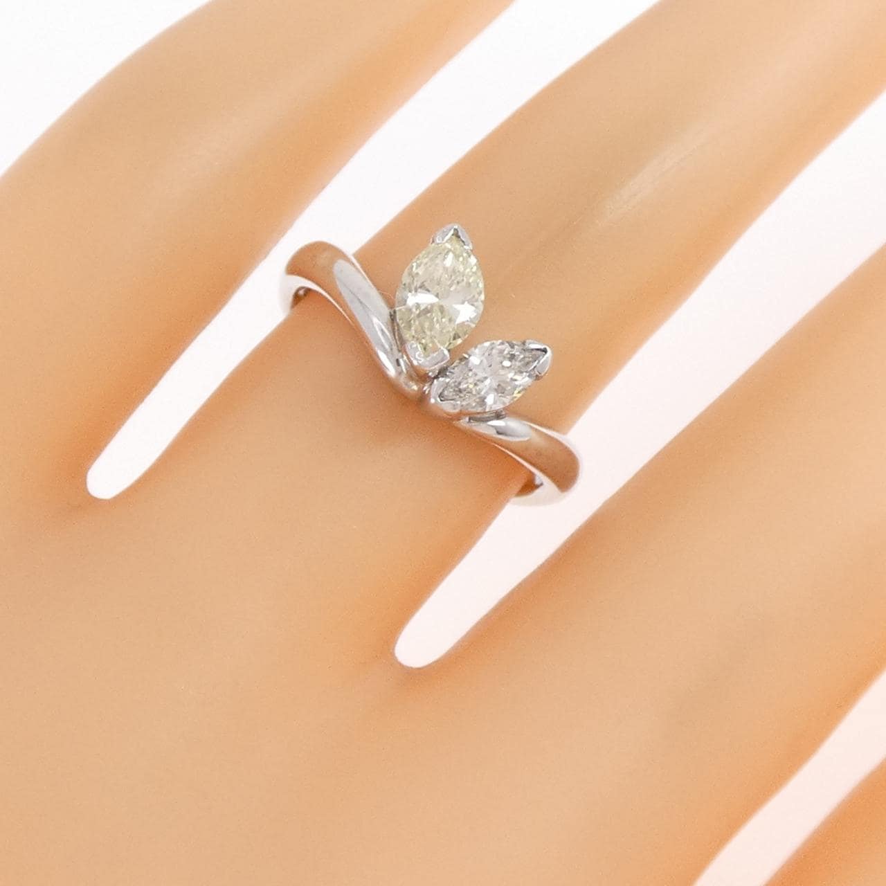 PT900 ダイヤモンド リング 0.68CT