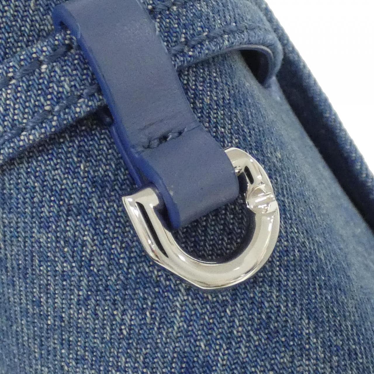 ジバンシー ヴォワイユー トート スモール BB50ZPB1TC バッグ