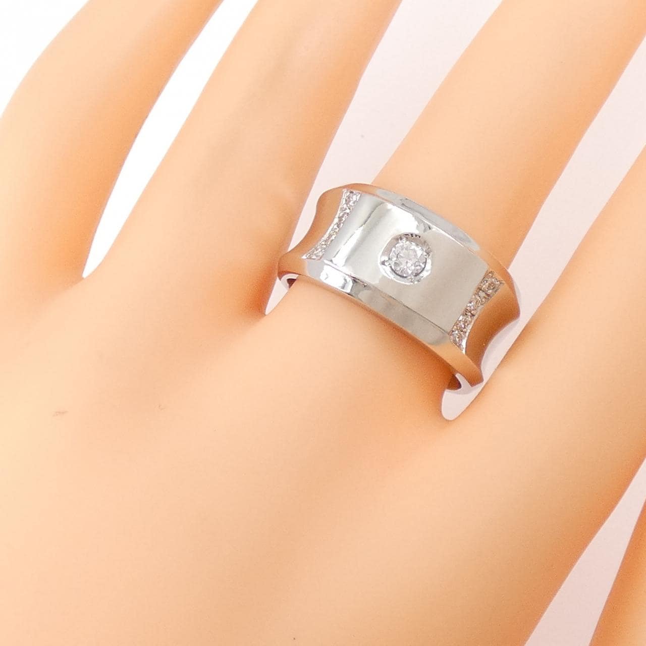 【新品】PT900 ダイヤモンド リング 0.25CT