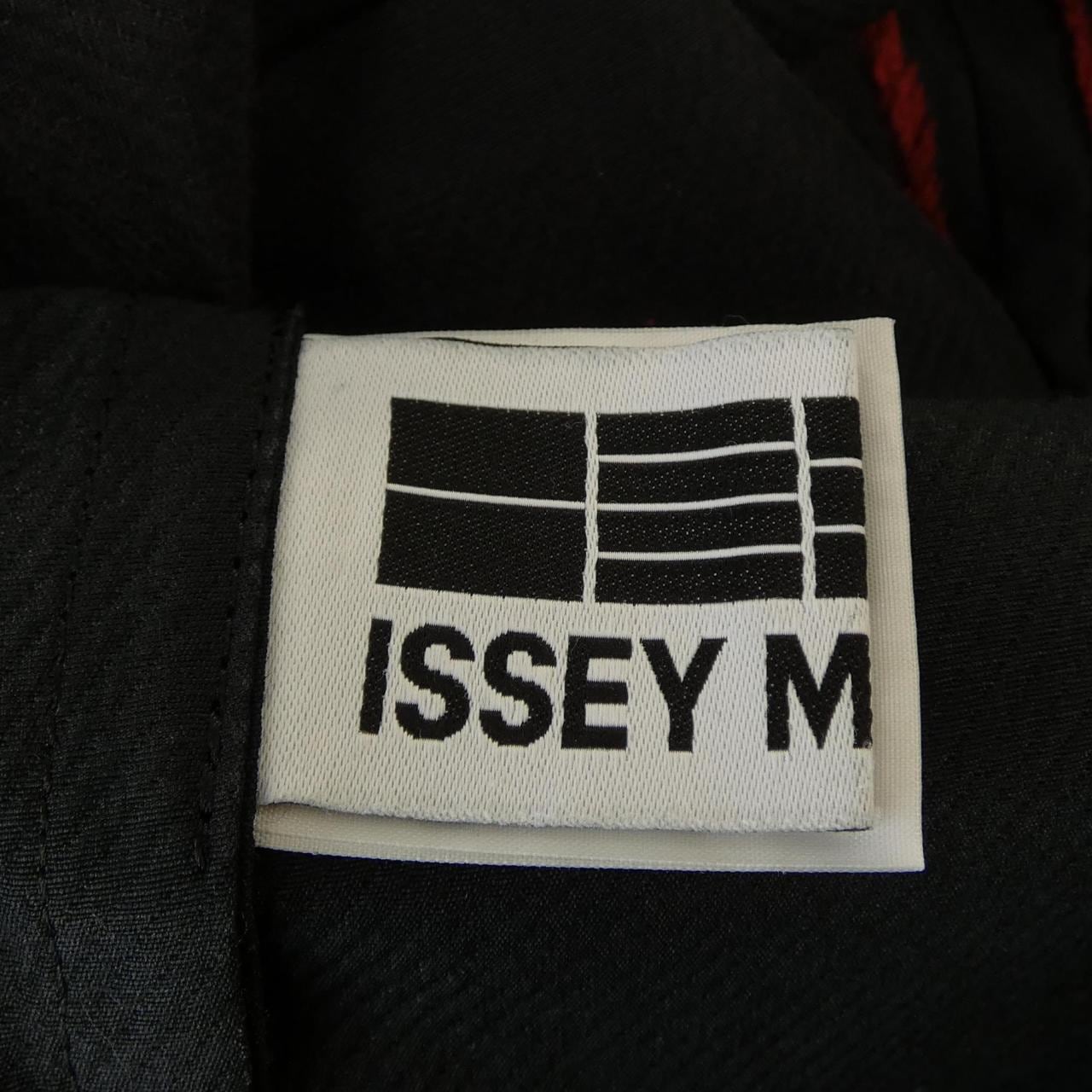 イッセイミヤケ ISSEY MIYAKE IL81FF514 パンツ